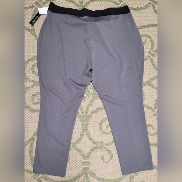 New Fashion Bug Body Hugging Legging Pants 2X - Picture 2 of 3